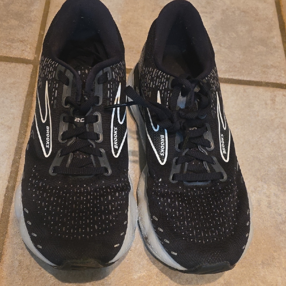 Brooks Men's Black and White Athletic Shoes